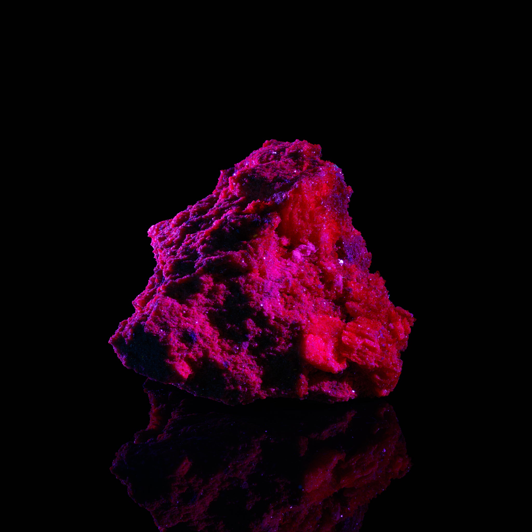 Rubis brut et Zoisite du Myanmar, minéral fluorescent. 200 carats, 34x33x20mm. Minéraux - Collection Rubis brut et Zoisite du Myanmar, minéral fluorescent. 200 carats, 34x33x20mm. Minéraux - Collection
