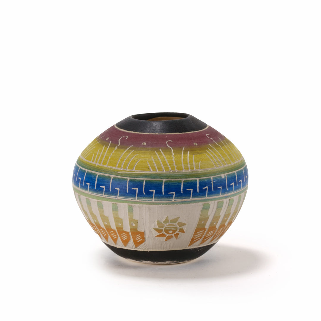 Hand Etched - Gabriel Benally Pottery