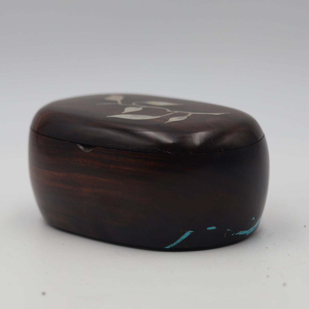 BOX WITH VINE
