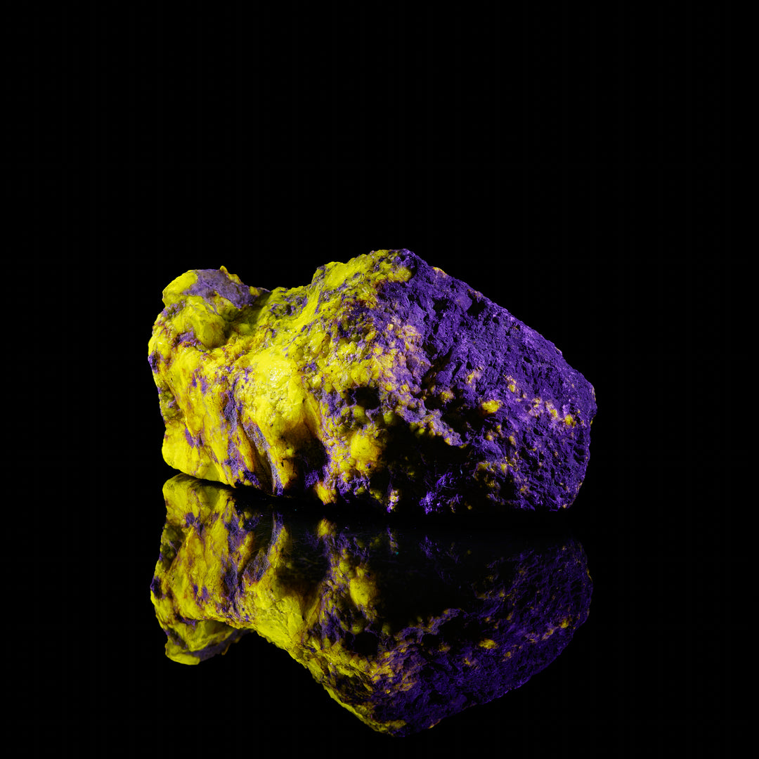 Wernerite, Fluorescent
