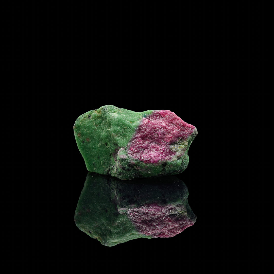 Ruby in Zoisite, Fluorescent