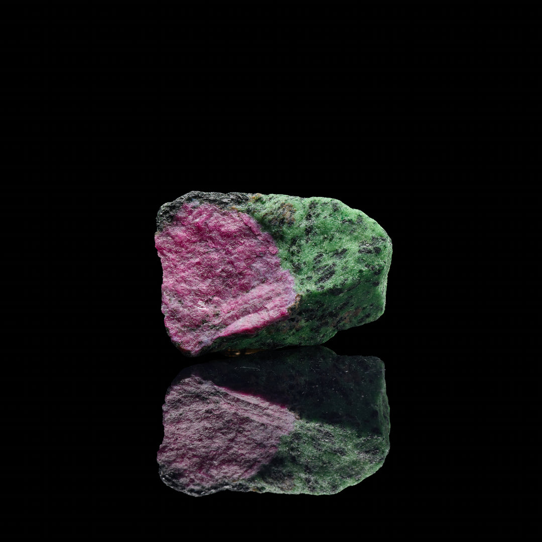 Ruby in Zoisite, Fluorescent