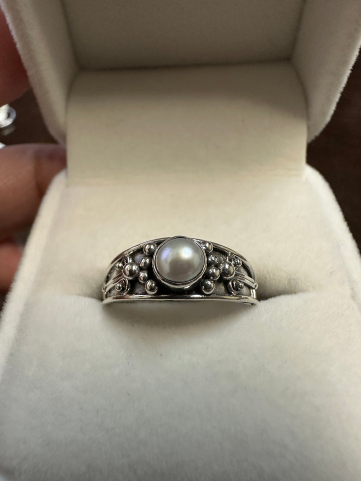 Pearl Ball Set Ring