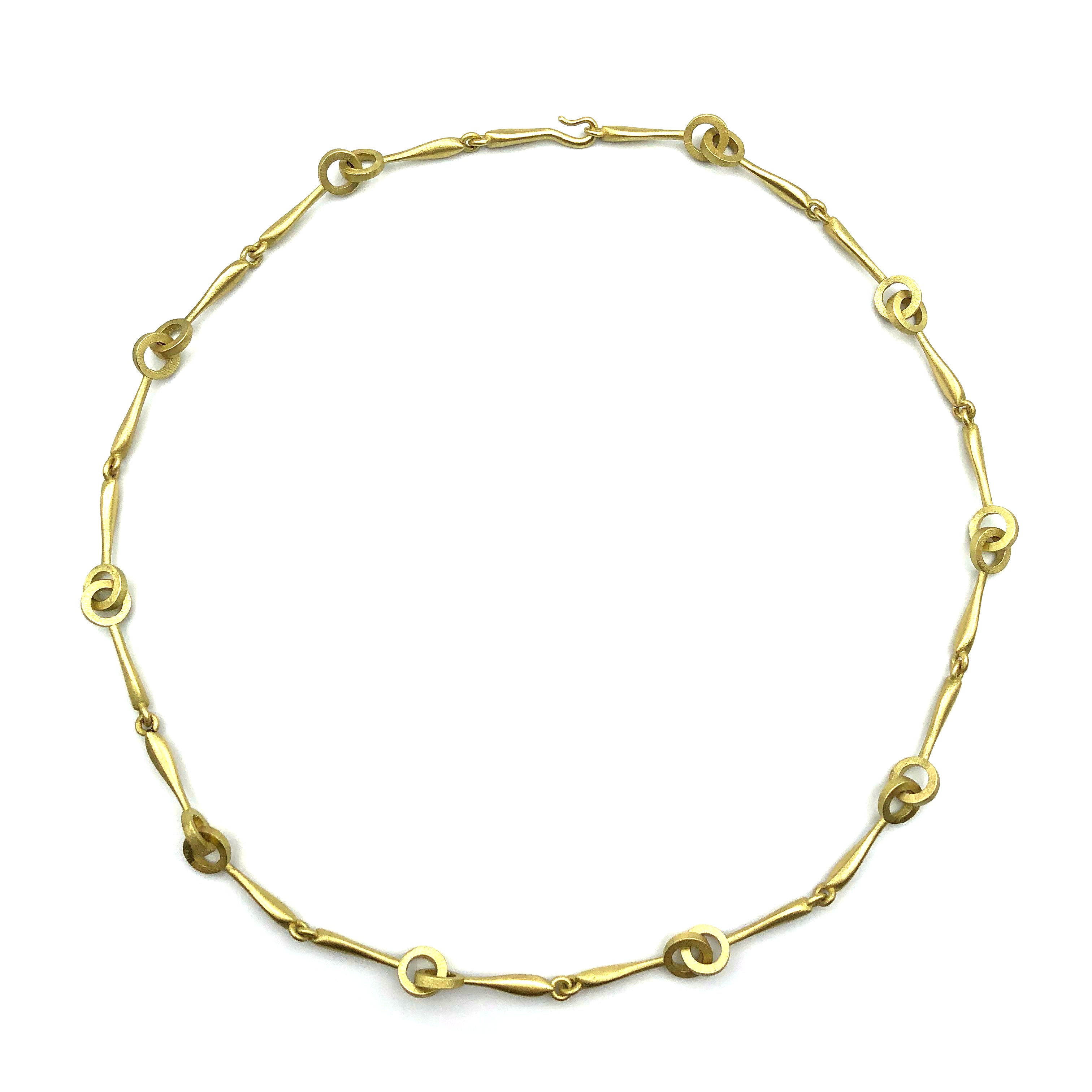 Amazon Circle Link Necklace